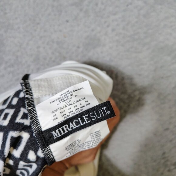 Miraclesuit Swimsuit Women 24W Black White Trim Diamond Print One-Piece Beach - Picture 9 of 11